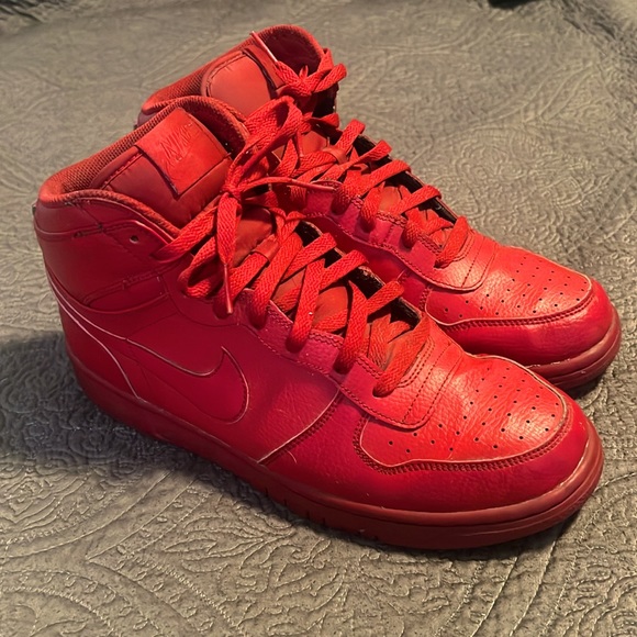 High top Nike dunks - Picture 2 of 4